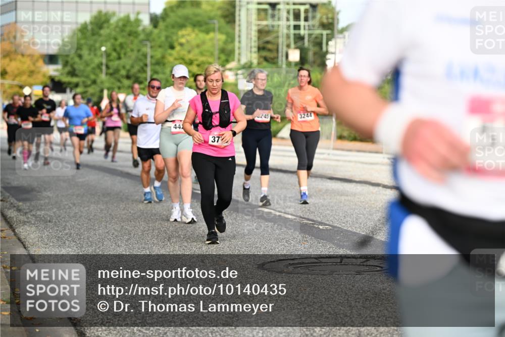 06.09.2026 - CURREX Alsterlauf Dr. Thomas Lammeyer http://msf.ph/oto/10140435 06.09.2026 10:08:18 Laufen 442, 37, 245, 3244 meine-sportfotos.de