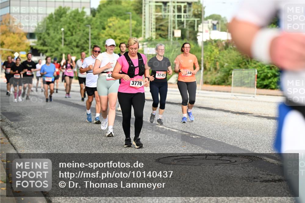 06.09.2026 - CURREX Alsterlauf Dr. Thomas Lammeyer http://msf.ph/oto/10140437 06.09.2026 10:08:18 Laufen 44, 3776, 3245, 44 meine-sportfotos.de