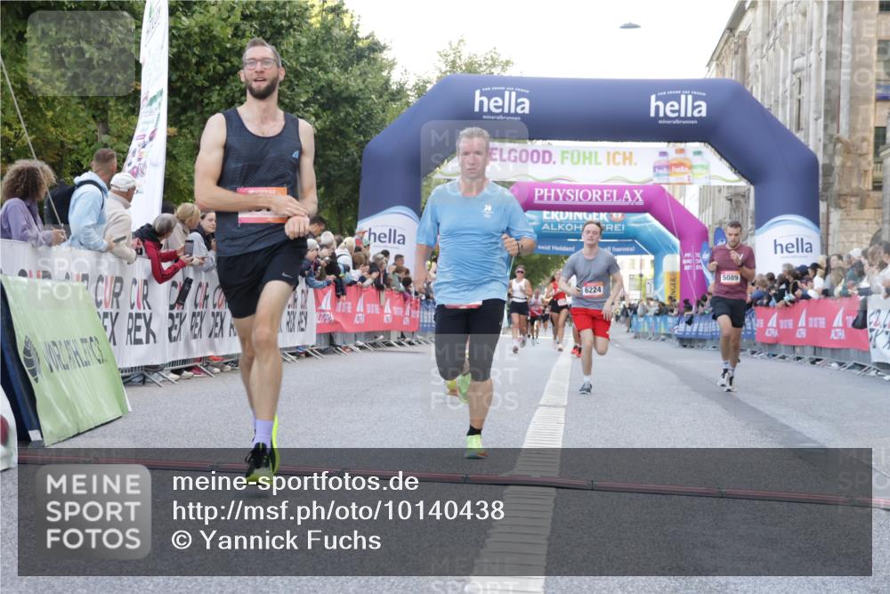 06.09.2026 - CURREX Alsterlauf Yannick Fuchs http://msf.ph/oto/10140438 06.09.2026 09:46:24 Ziel 2342, 2703, 3132, 3182, 4183, 4287, 4537, 4619, 4824, 5419, 5515, 6224 meine-sportfotos.de