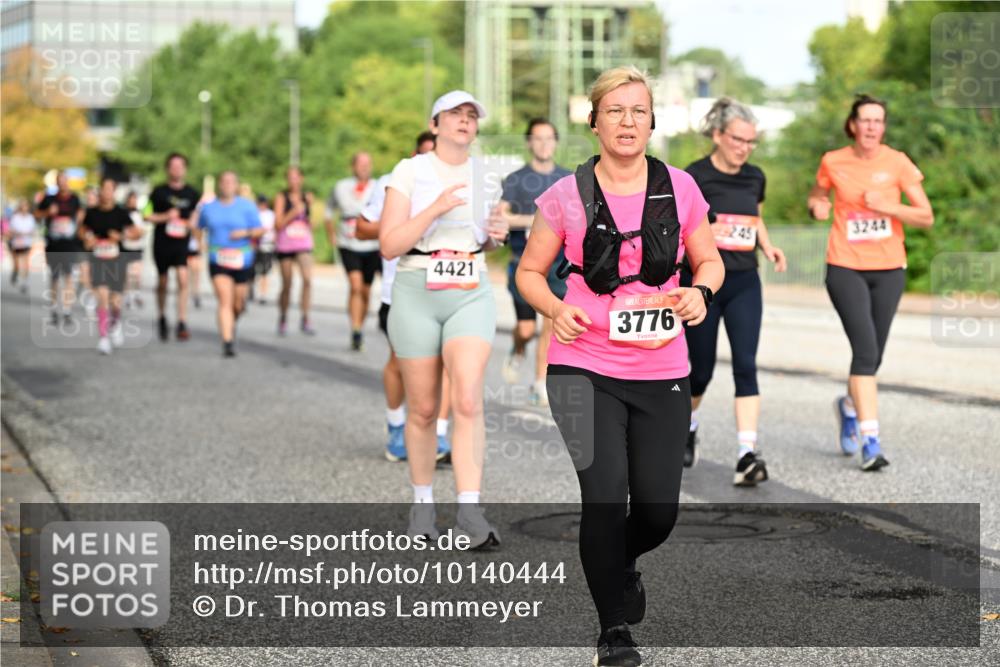 06.09.2026 - CURREX Alsterlauf Dr. Thomas Lammeyer http://msf.ph/oto/10140444 06.09.2026 10:08:20 Laufen 4421, 3776, 3244 meine-sportfotos.de