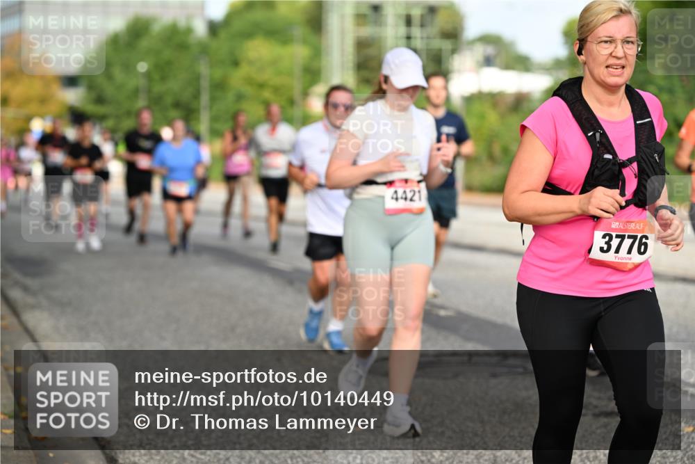 06.09.2026 - CURREX Alsterlauf Dr. Thomas Lammeyer http://msf.ph/oto/10140449 06.09.2026 10:08:21 Laufen 4421, 3776 meine-sportfotos.de