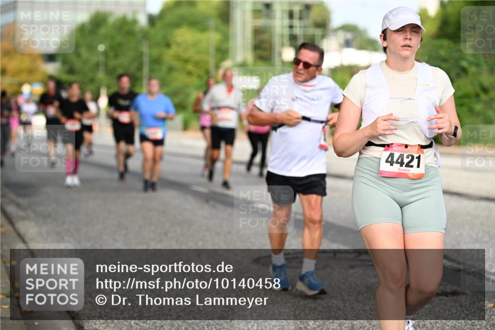 06.09.2026 - CURREX Alsterlauf Dr. Thomas Lammeyer http://msf.ph/oto/10140458 06.09.2026 10:08:22 Laufen 4421 meine-sportfotos.de