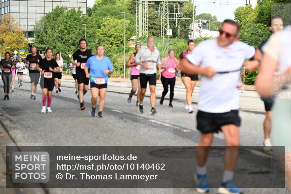 06.09.2026 - CURREX Alsterlauf Dr. Thomas Lammeyer http://msf.ph/oto/10140462 06.09.2026 10:08:23 Laufen 6237, 1235, 2443, 6286 meine-sportfotos.de