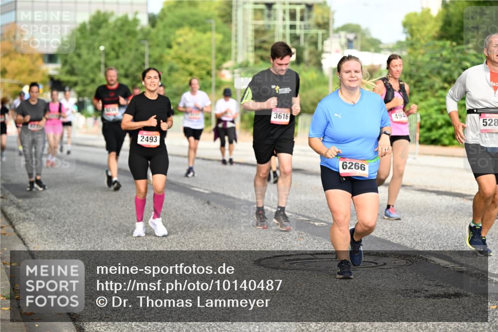 06.09.2026 - CURREX Alsterlauf Dr. Thomas Lammeyer http://msf.ph/oto/10140487 06.09.2026 10:08:26 Laufen 12, 30, 2493, 3616, 6266, 494, 528 meine-sportfotos.de