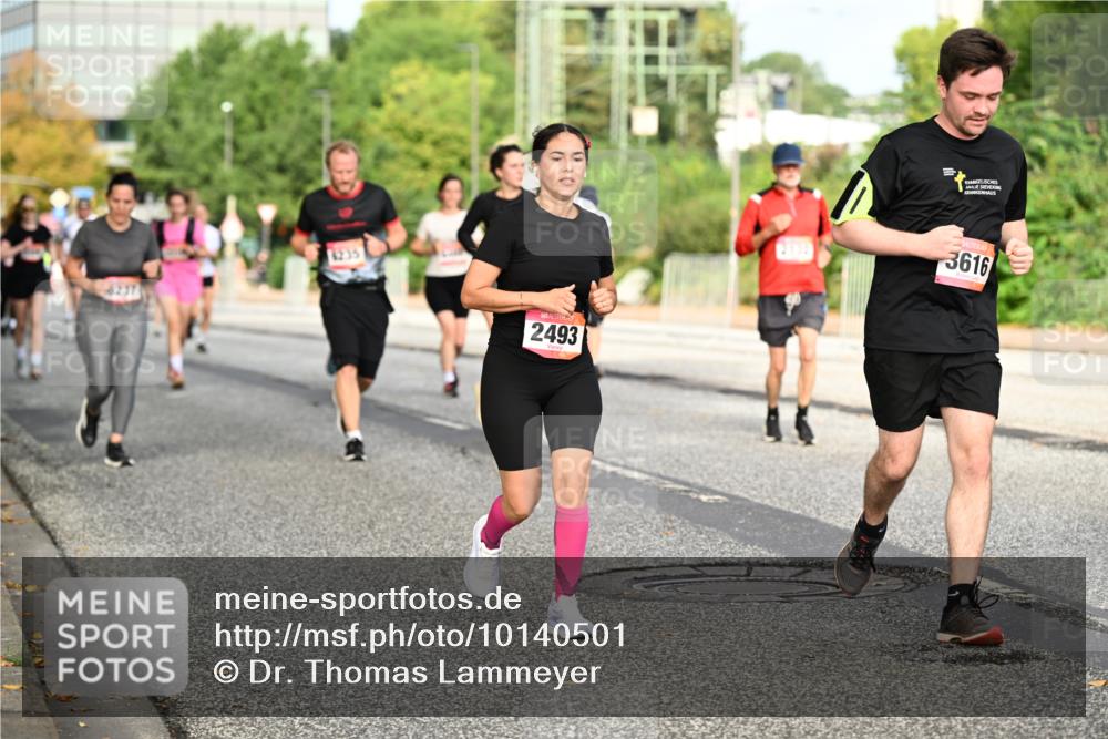 06.09.2026 - CURREX Alsterlauf Dr. Thomas Lammeyer http://msf.ph/oto/10140501 06.09.2026 10:08:28 Laufen 4235, 2493, 3616 meine-sportfotos.de
