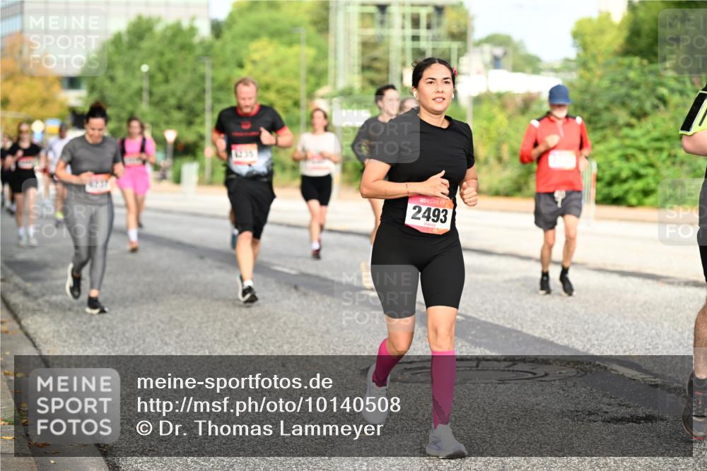06.09.2026 - CURREX Alsterlauf Dr. Thomas Lammeyer http://msf.ph/oto/10140508 06.09.2026 10:08:28 Laufen 2493 meine-sportfotos.de