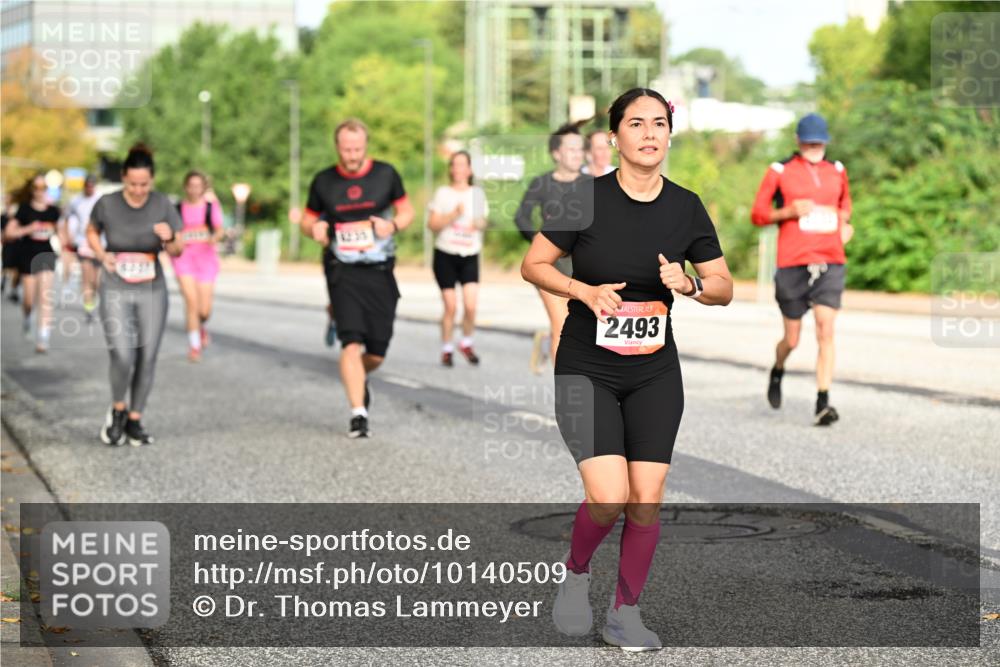06.09.2026 - CURREX Alsterlauf Dr. Thomas Lammeyer http://msf.ph/oto/10140509 06.09.2026 10:08:28 Laufen 2493 meine-sportfotos.de