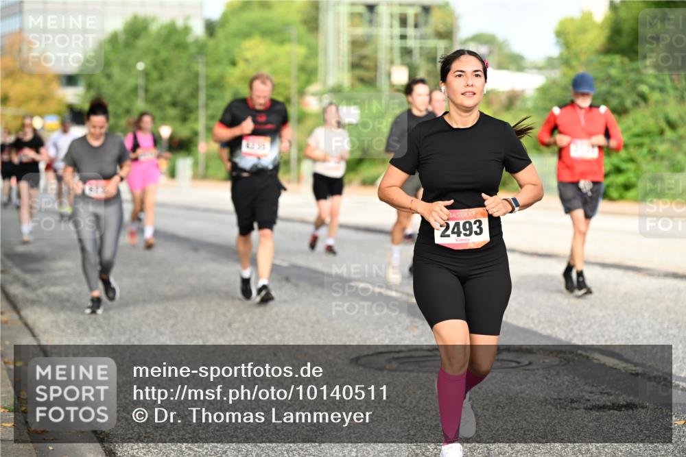 06.09.2026 - CURREX Alsterlauf Dr. Thomas Lammeyer http://msf.ph/oto/10140511 06.09.2026 10:08:29 Laufen 2493 meine-sportfotos.de