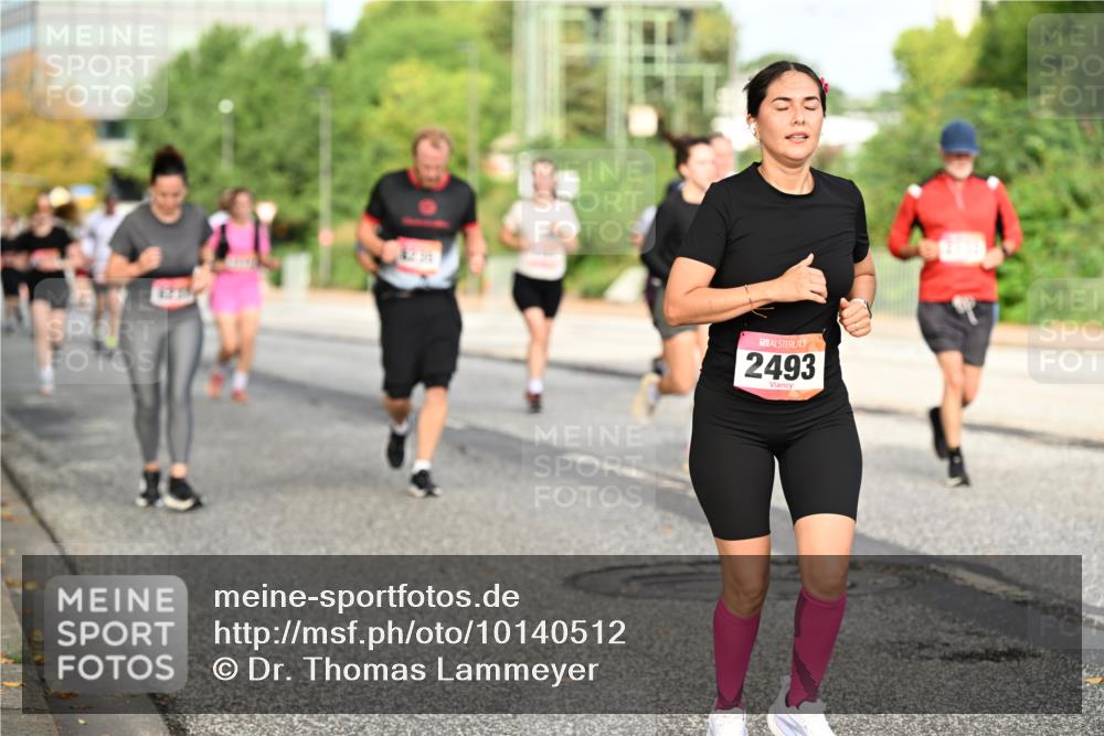 06.09.2026 - CURREX Alsterlauf Dr. Thomas Lammeyer http://msf.ph/oto/10140512 06.09.2026 10:08:29 Laufen 2493 meine-sportfotos.de