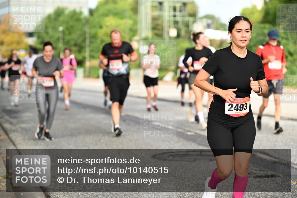 06.09.2026 - CURREX Alsterlauf Dr. Thomas Lammeyer http://msf.ph/oto/10140515 06.09.2026 10:08:29 Laufen 2493 meine-sportfotos.de
