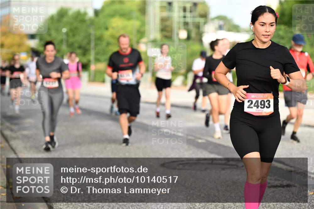 06.09.2026 - CURREX Alsterlauf Dr. Thomas Lammeyer http://msf.ph/oto/10140517 06.09.2026 10:08:29 Laufen 4217, 2493 meine-sportfotos.de