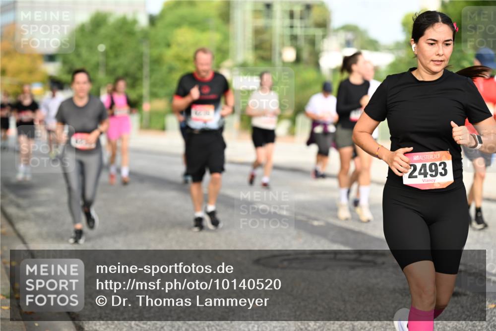 06.09.2026 - CURREX Alsterlauf Dr. Thomas Lammeyer http://msf.ph/oto/10140520 06.09.2026 10:08:29 Laufen 2493 meine-sportfotos.de