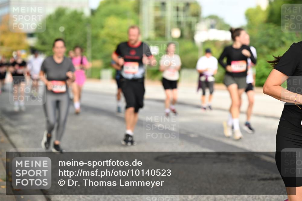 06.09.2026 - CURREX Alsterlauf Dr. Thomas Lammeyer http://msf.ph/oto/10140523 06.09.2026 10:08:30 Laufen  meine-sportfotos.de