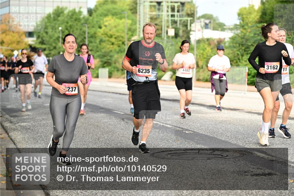 06.09.2026 - CURREX Alsterlauf Dr. Thomas Lammeyer http://msf.ph/oto/10140529 06.09.2026 10:08:30 Laufen 6420, 237, 6235, 4482, 3162, 11 meine-sportfotos.de