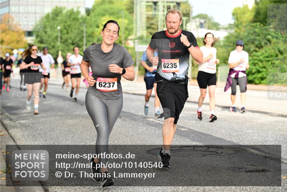 06.09.2026 - CURREX Alsterlauf Dr. Thomas Lammeyer http://msf.ph/oto/10140540 06.09.2026 10:08:31 Laufen 15420, 620, 6237, 6235, 4482 meine-sportfotos.de