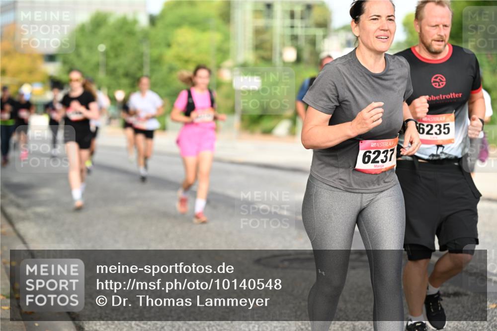06.09.2026 - CURREX Alsterlauf Dr. Thomas Lammeyer http://msf.ph/oto/10140548 06.09.2026 10:08:32 Laufen 6237, 6235 meine-sportfotos.de