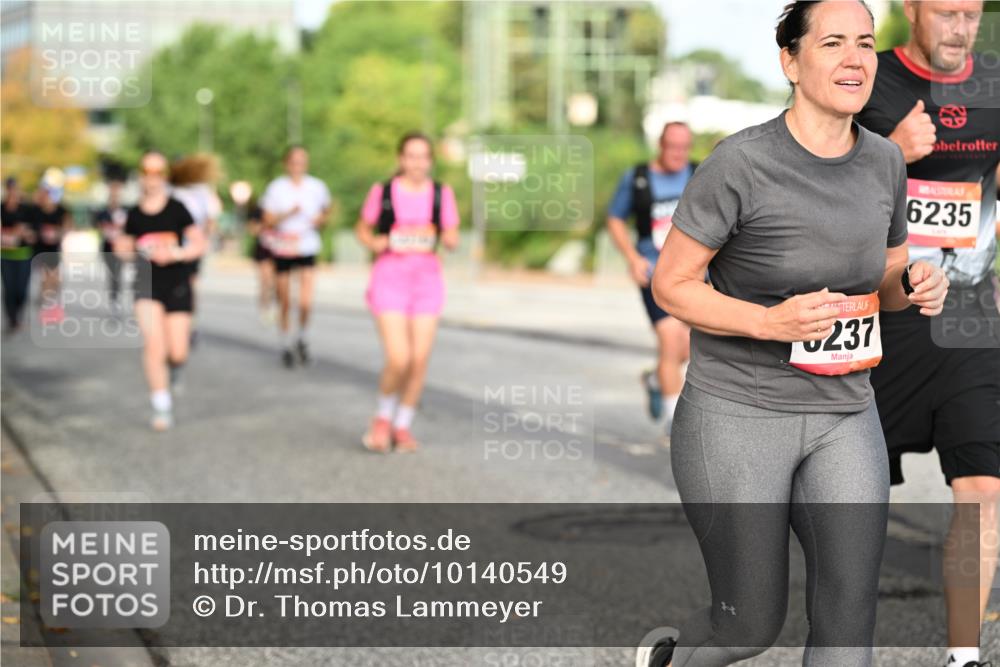 06.09.2026 - CURREX Alsterlauf Dr. Thomas Lammeyer http://msf.ph/oto/10140549 06.09.2026 10:08:32 Laufen 237, 6235 meine-sportfotos.de