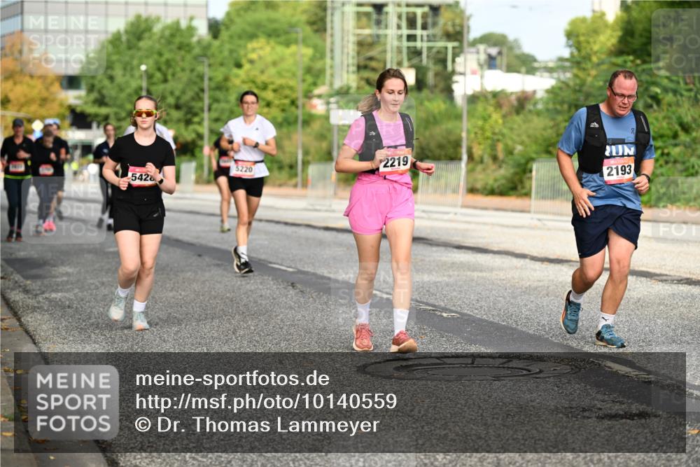 06.09.2026 - CURREX Alsterlauf Dr. Thomas Lammeyer http://msf.ph/oto/10140559 06.09.2026 10:08:34 Laufen 2219, 5220, 2193, 5428 meine-sportfotos.de