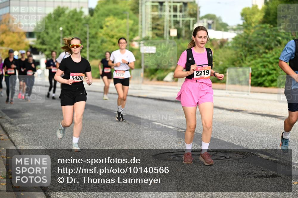 06.09.2026 - CURREX Alsterlauf Dr. Thomas Lammeyer http://msf.ph/oto/10140566 06.09.2026 10:08:34 Laufen 5220, 5428, 2219 meine-sportfotos.de