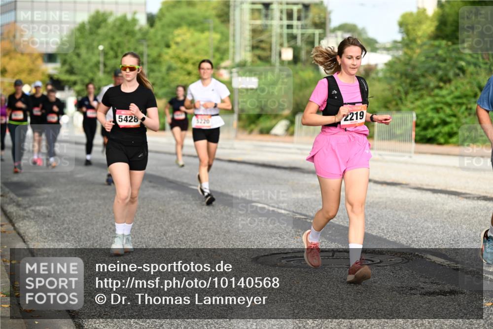06.09.2026 - CURREX Alsterlauf Dr. Thomas Lammeyer http://msf.ph/oto/10140568 06.09.2026 10:08:34 Laufen 5428, 3220, 2219 meine-sportfotos.de
