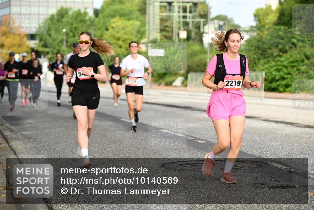 06.09.2026 - CURREX Alsterlauf Dr. Thomas Lammeyer http://msf.ph/oto/10140569 06.09.2026 10:08:35 Laufen 54, 5220, 2219 meine-sportfotos.de