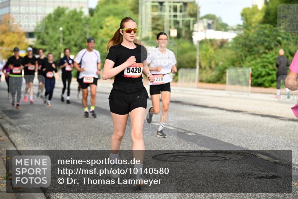06.09.2026 - CURREX Alsterlauf Dr. Thomas Lammeyer http://msf.ph/oto/10140580 06.09.2026 10:08:36 Laufen 5428, 220 meine-sportfotos.de