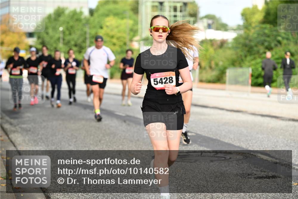 06.09.2026 - CURREX Alsterlauf Dr. Thomas Lammeyer http://msf.ph/oto/10140582 06.09.2026 10:08:36 Laufen 5428 meine-sportfotos.de