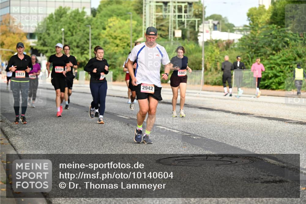06.09.2026 - CURREX Alsterlauf Dr. Thomas Lammeyer http://msf.ph/oto/10140604 06.09.2026 10:08:38 Laufen 2822, 5010, 5809, 53, 2942, 5943 meine-sportfotos.de