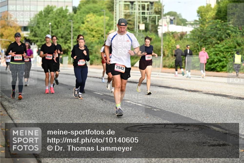 06.09.2026 - CURREX Alsterlauf Dr. Thomas Lammeyer http://msf.ph/oto/10140605 06.09.2026 10:08:38 Laufen 5809, 2822, 2750, 2942, 5943 meine-sportfotos.de