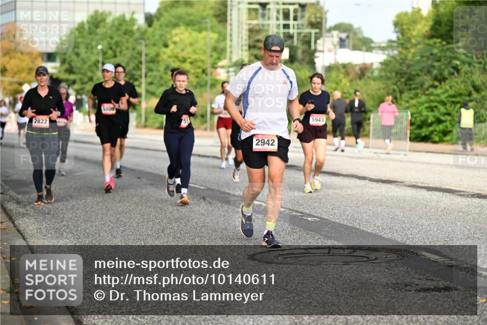 06.09.2026 - CURREX Alsterlauf Dr. Thomas Lammeyer http://msf.ph/oto/10140611 06.09.2026 10:08:39 Laufen 2822, 5809, 753, 2942, 5943 meine-sportfotos.de