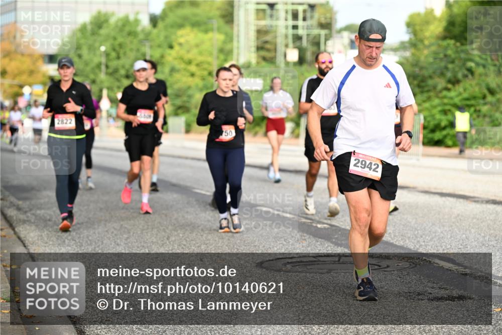06.09.2026 - CURREX Alsterlauf Dr. Thomas Lammeyer http://msf.ph/oto/10140621 06.09.2026 10:08:40 Laufen 2822, 50, 2942 meine-sportfotos.de