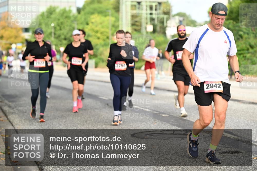 06.09.2026 - CURREX Alsterlauf Dr. Thomas Lammeyer http://msf.ph/oto/10140625 06.09.2026 10:08:41 Laufen 2750, 2942 meine-sportfotos.de