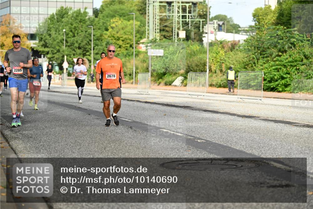 06.09.2026 - CURREX Alsterlauf Dr. Thomas Lammeyer http://msf.ph/oto/10140690 06.09.2026 10:08:48 Laufen 2285, 24, 139, 434, 10, 2678 meine-sportfotos.de