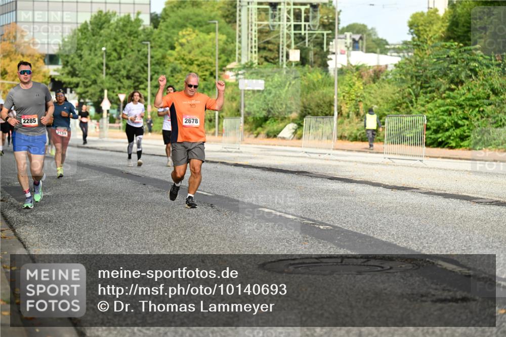 06.09.2026 - CURREX Alsterlauf Dr. Thomas Lammeyer http://msf.ph/oto/10140693 06.09.2026 10:08:48 Laufen 2285, 139, 10, 2678 meine-sportfotos.de