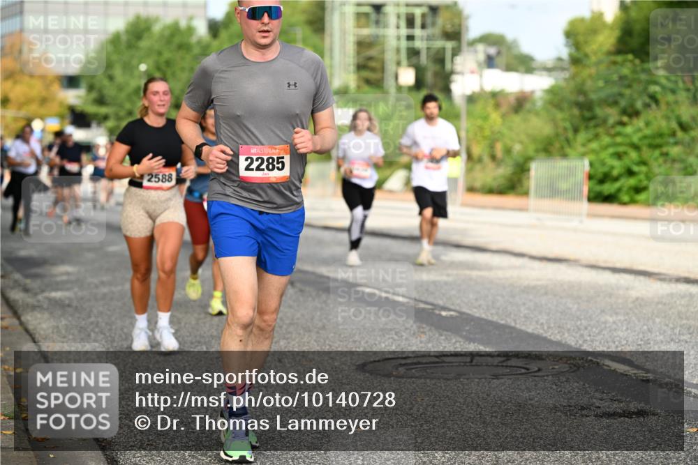 06.09.2026 - CURREX Alsterlauf Dr. Thomas Lammeyer http://msf.ph/oto/10140728 06.09.2026 10:08:52 Laufen 2588, 2285 meine-sportfotos.de