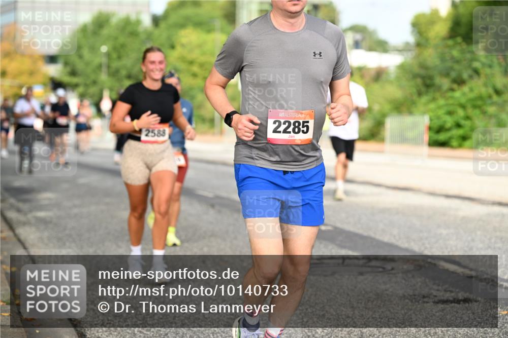 06.09.2026 - CURREX Alsterlauf Dr. Thomas Lammeyer http://msf.ph/oto/10140733 06.09.2026 10:08:53 Laufen 2583, 2285 meine-sportfotos.de