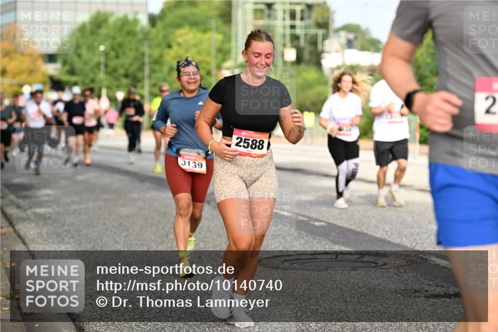 06.09.2026 - CURREX Alsterlauf Dr. Thomas Lammeyer http://msf.ph/oto/10140740 06.09.2026 10:08:54 Laufen 3139, 2588, 2 meine-sportfotos.de
