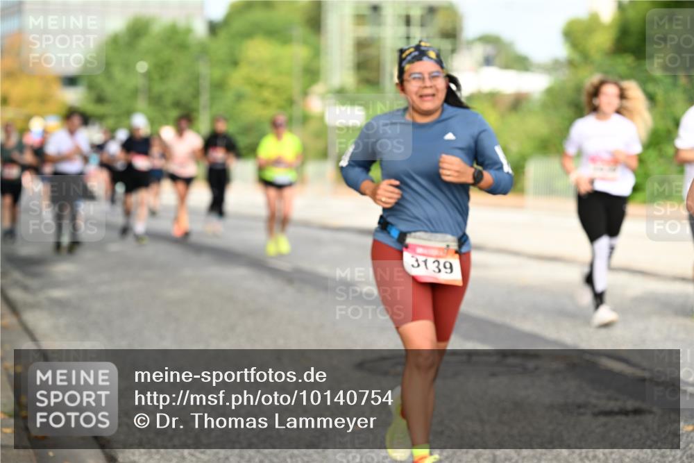 06.09.2026 - CURREX Alsterlauf Dr. Thomas Lammeyer http://msf.ph/oto/10140754 06.09.2026 10:08:55 Laufen 3139 meine-sportfotos.de