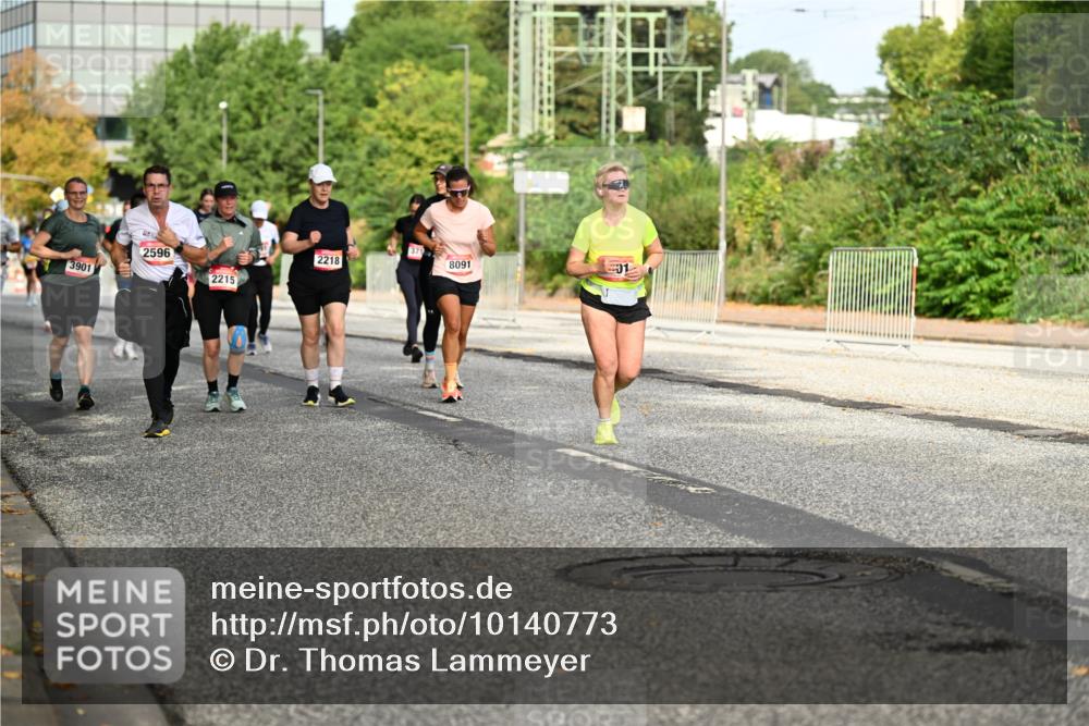06.09.2026 - CURREX Alsterlauf Dr. Thomas Lammeyer http://msf.ph/oto/10140773 06.09.2026 10:08:57 Laufen 3901, 2596, 2218, 2215, 371, 8091, 1 meine-sportfotos.de