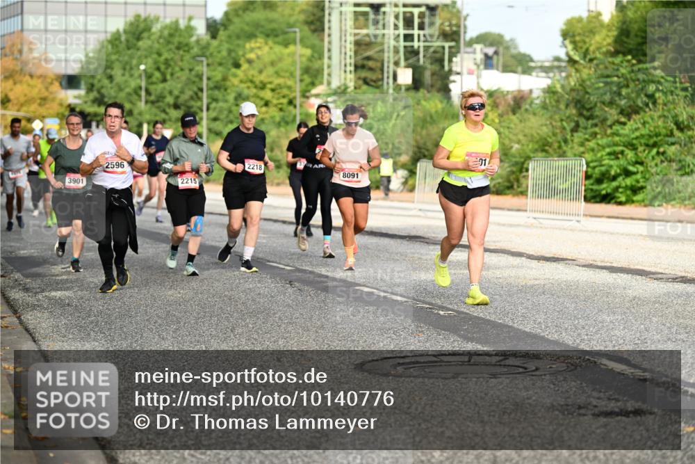 06.09.2026 - CURREX Alsterlauf Dr. Thomas Lammeyer http://msf.ph/oto/10140776 06.09.2026 10:08:58 Laufen 3901, 2596, 2218, 8091, 2215, 01 meine-sportfotos.de