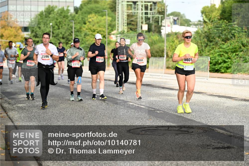 06.09.2026 - CURREX Alsterlauf Dr. Thomas Lammeyer http://msf.ph/oto/10140781 06.09.2026 10:08:59 Laufen 3901, 2596, 2601, 2218, 8091, 5601, 2215 meine-sportfotos.de