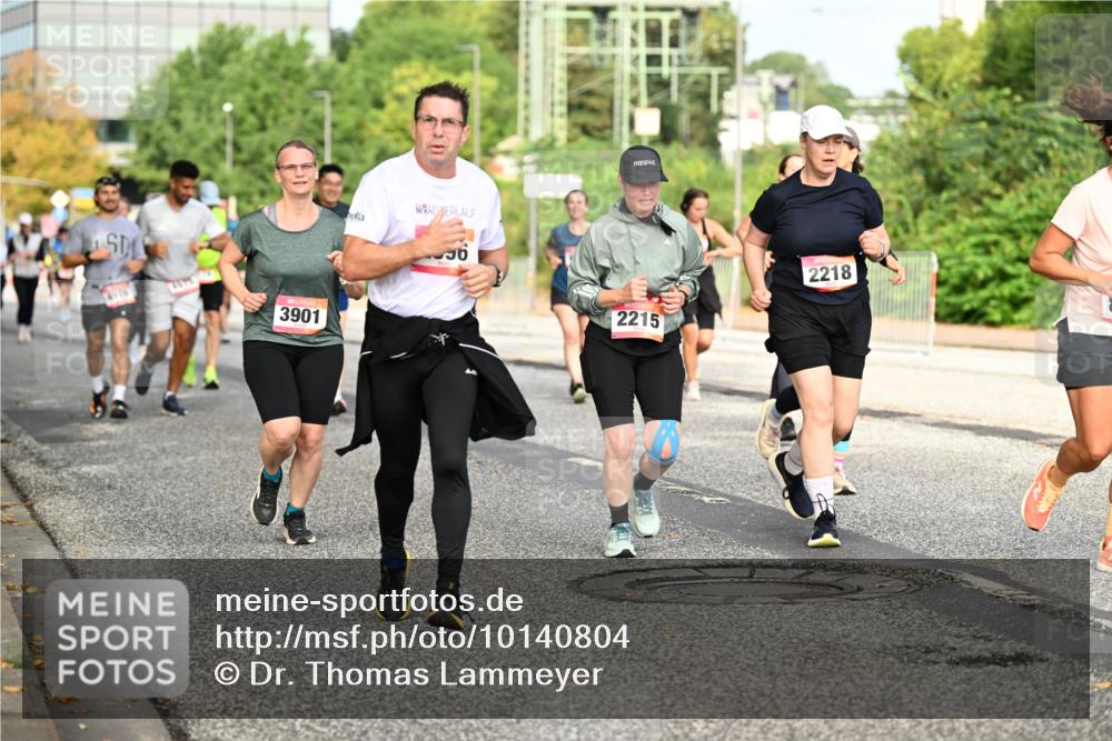 06.09.2026 - CURREX Alsterlauf Dr. Thomas Lammeyer http://msf.ph/oto/10140804 06.09.2026 10:09:02 Laufen 4976, 4675, 3901, 56, 2218, 2215 meine-sportfotos.de