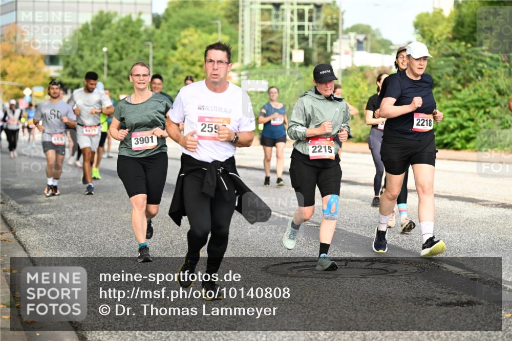 06.09.2026 - CURREX Alsterlauf Dr. Thomas Lammeyer http://msf.ph/oto/10140808 06.09.2026 10:09:02 Laufen 4438, 4975, 3901, 259, 2215, 2218 meine-sportfotos.de
