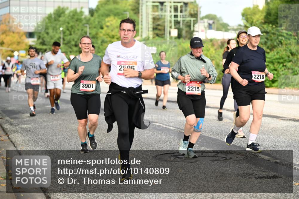 06.09.2026 - CURREX Alsterlauf Dr. Thomas Lammeyer http://msf.ph/oto/10140809 06.09.2026 10:09:02 Laufen 4375, 3901, 2506, 2215, 2218 meine-sportfotos.de