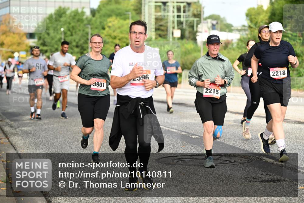 06.09.2026 - CURREX Alsterlauf Dr. Thomas Lammeyer http://msf.ph/oto/10140811 06.09.2026 10:09:02 Laufen 4575, 3901, 596, 2218, 2215 meine-sportfotos.de