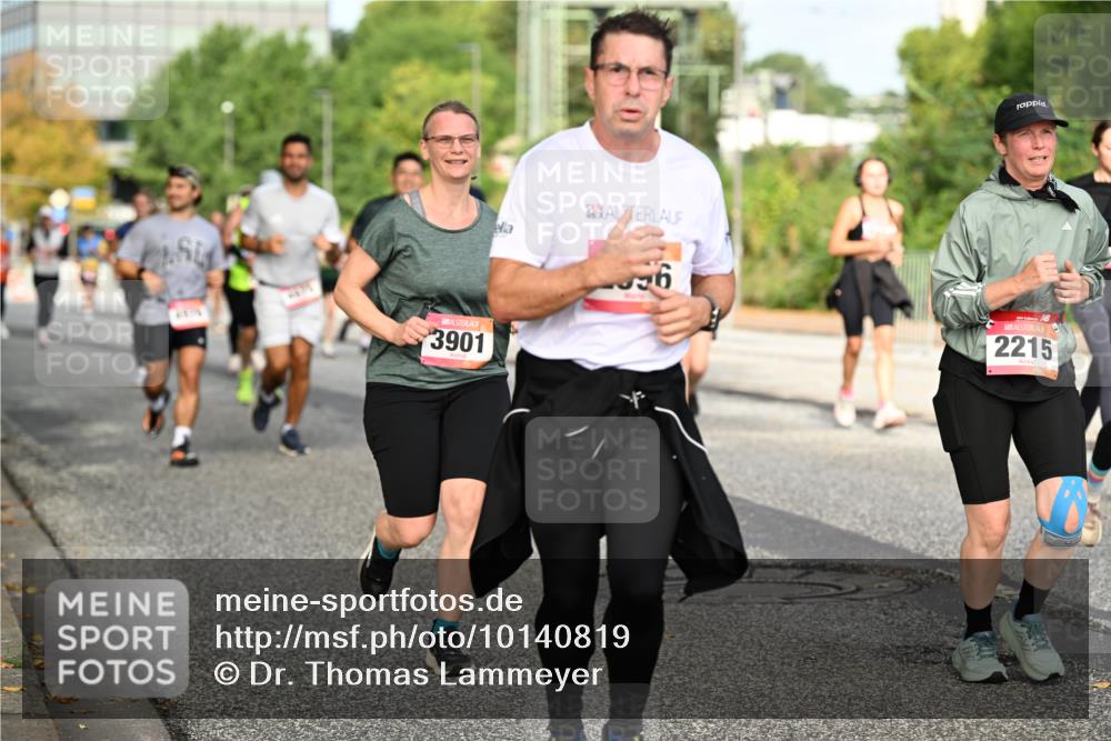 06.09.2026 - CURREX Alsterlauf Dr. Thomas Lammeyer http://msf.ph/oto/10140819 06.09.2026 10:09:03 Laufen 3901, 556, 2215 meine-sportfotos.de