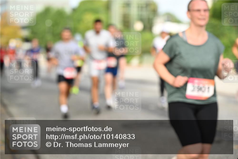 06.09.2026 - CURREX Alsterlauf Dr. Thomas Lammeyer http://msf.ph/oto/10140833 06.09.2026 10:09:05 Laufen 3901 meine-sportfotos.de