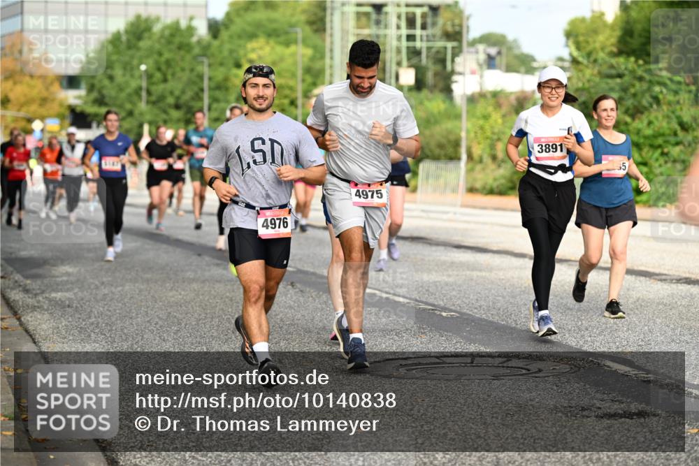 06.09.2026 - CURREX Alsterlauf Dr. Thomas Lammeyer http://msf.ph/oto/10140838 06.09.2026 10:09:05 Laufen 4976, 4975, 3891, 5 meine-sportfotos.de