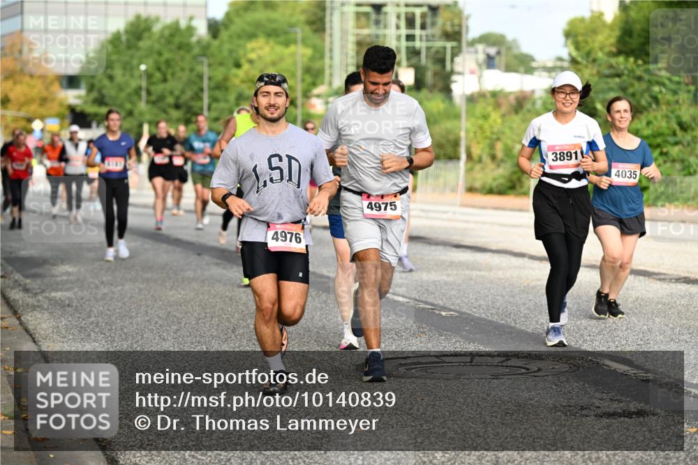 06.09.2026 - CURREX Alsterlauf Dr. Thomas Lammeyer http://msf.ph/oto/10140839 06.09.2026 10:09:05 Laufen 1, 4976, 4975, 3891, 4035 meine-sportfotos.de