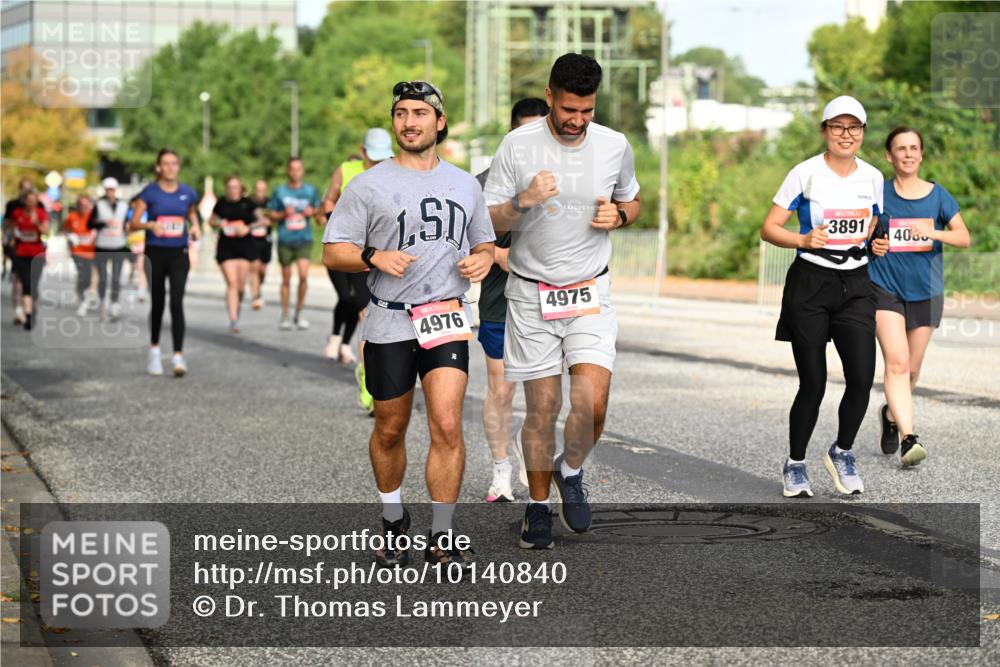 06.09.2026 - CURREX Alsterlauf Dr. Thomas Lammeyer http://msf.ph/oto/10140840 06.09.2026 10:09:06 Laufen 3891, 400, 4976, 4975 meine-sportfotos.de